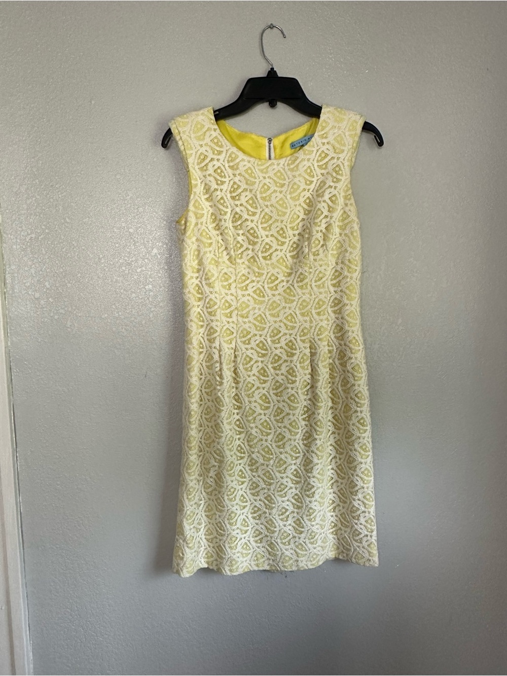 Antonio Melani Yellow Lace Sleeveless Sheath Knee Length Dress